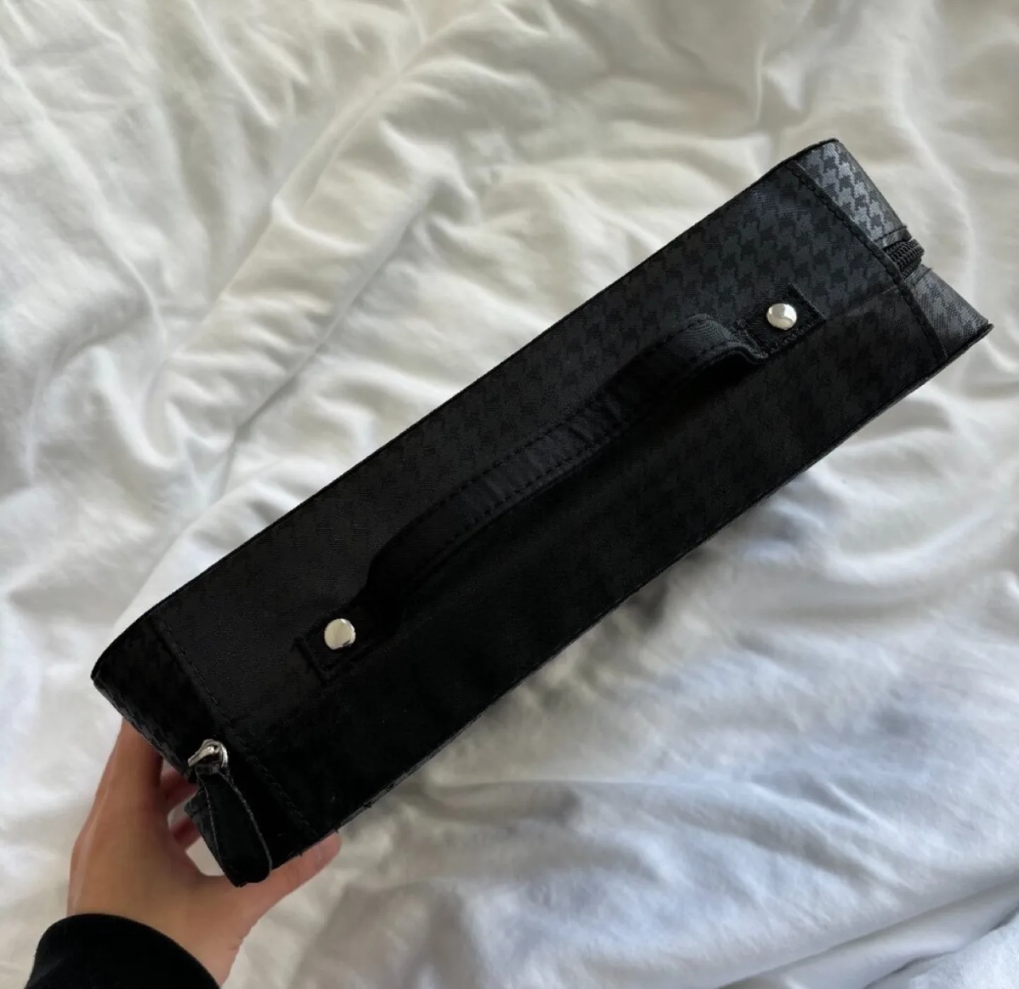 Dior Beauty Travel Cosmetic Case image indicator(8)