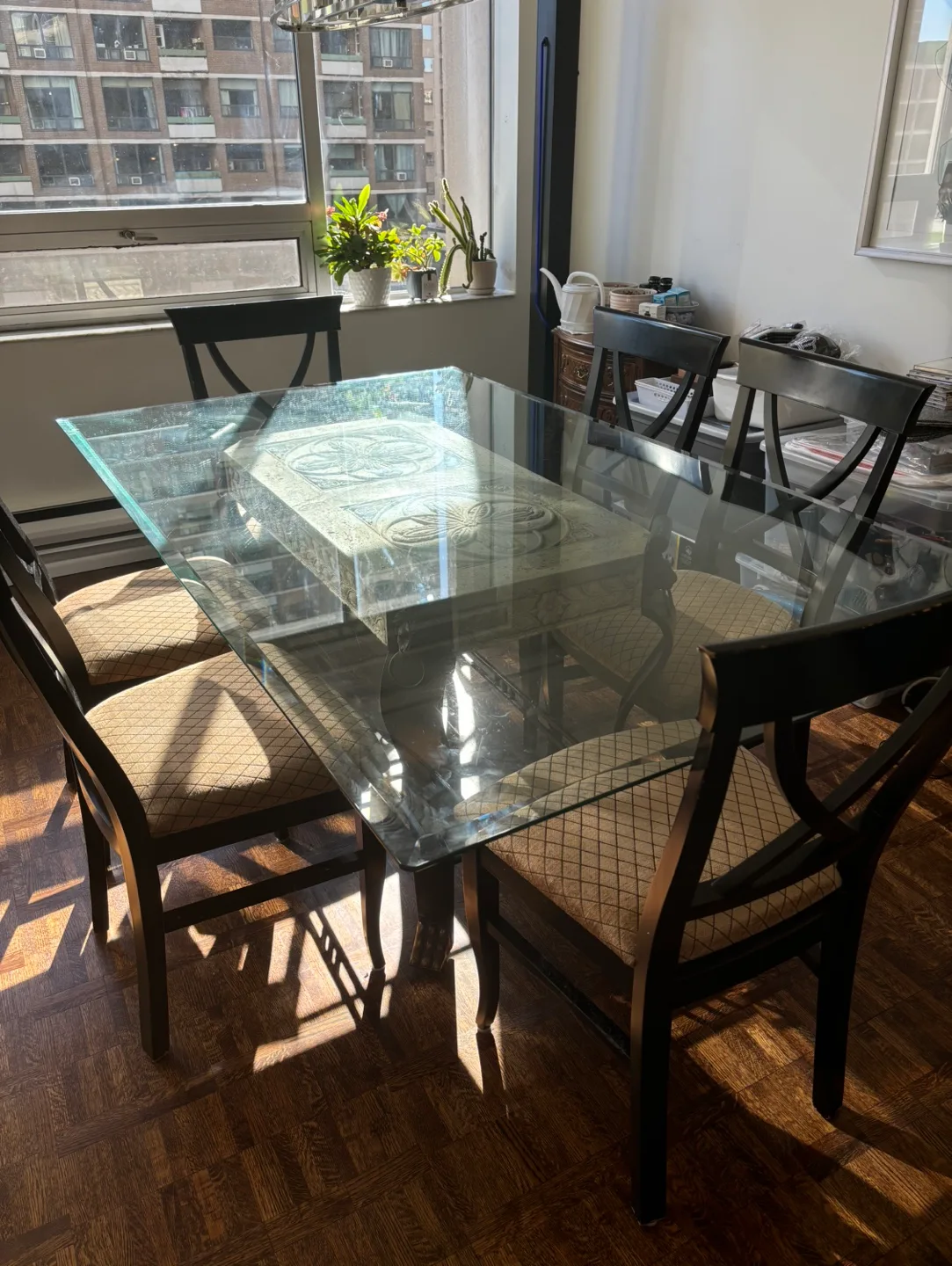 Glass dining table and 6 chairs image indicator(2)