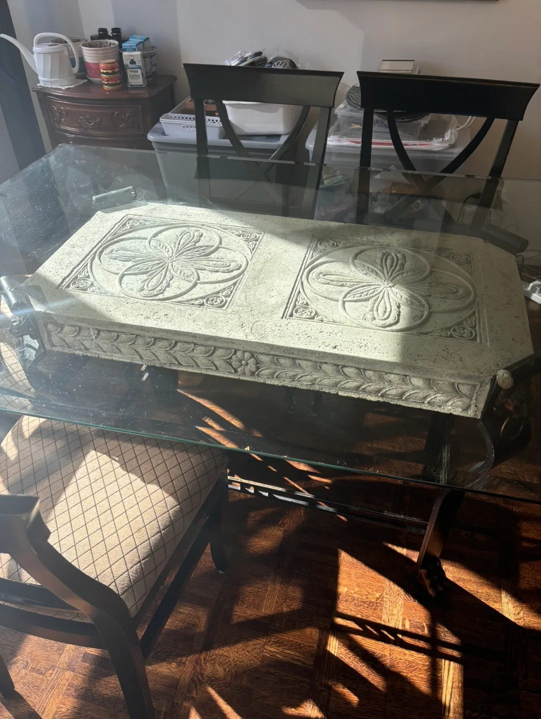 Glass dining table and 6 chairs image indicator(5)