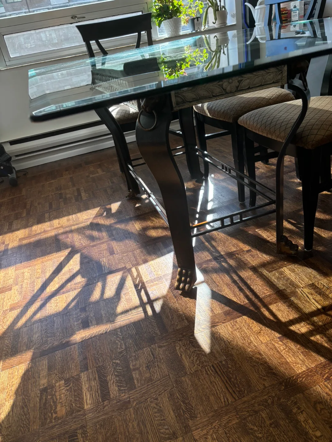 Glass dining table and 6 chairs image indicator(9)