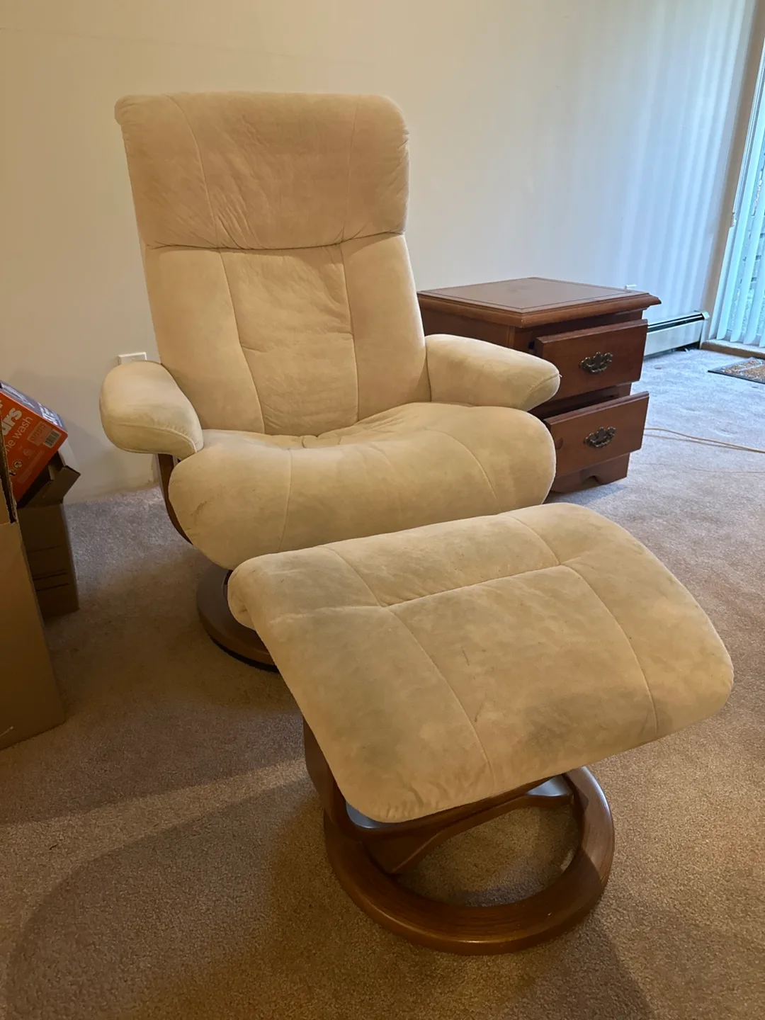 Recliner Chair and Ottoman thumbnail