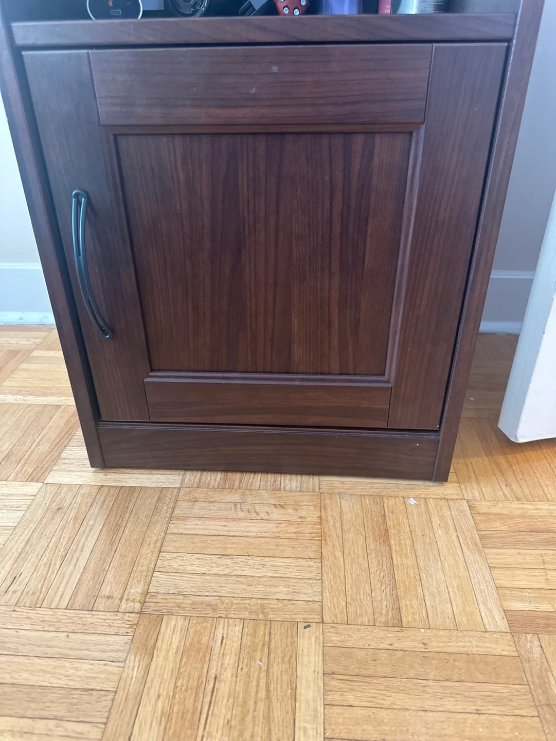 IKEA’s SONGESAND nightstand image indicator(3)