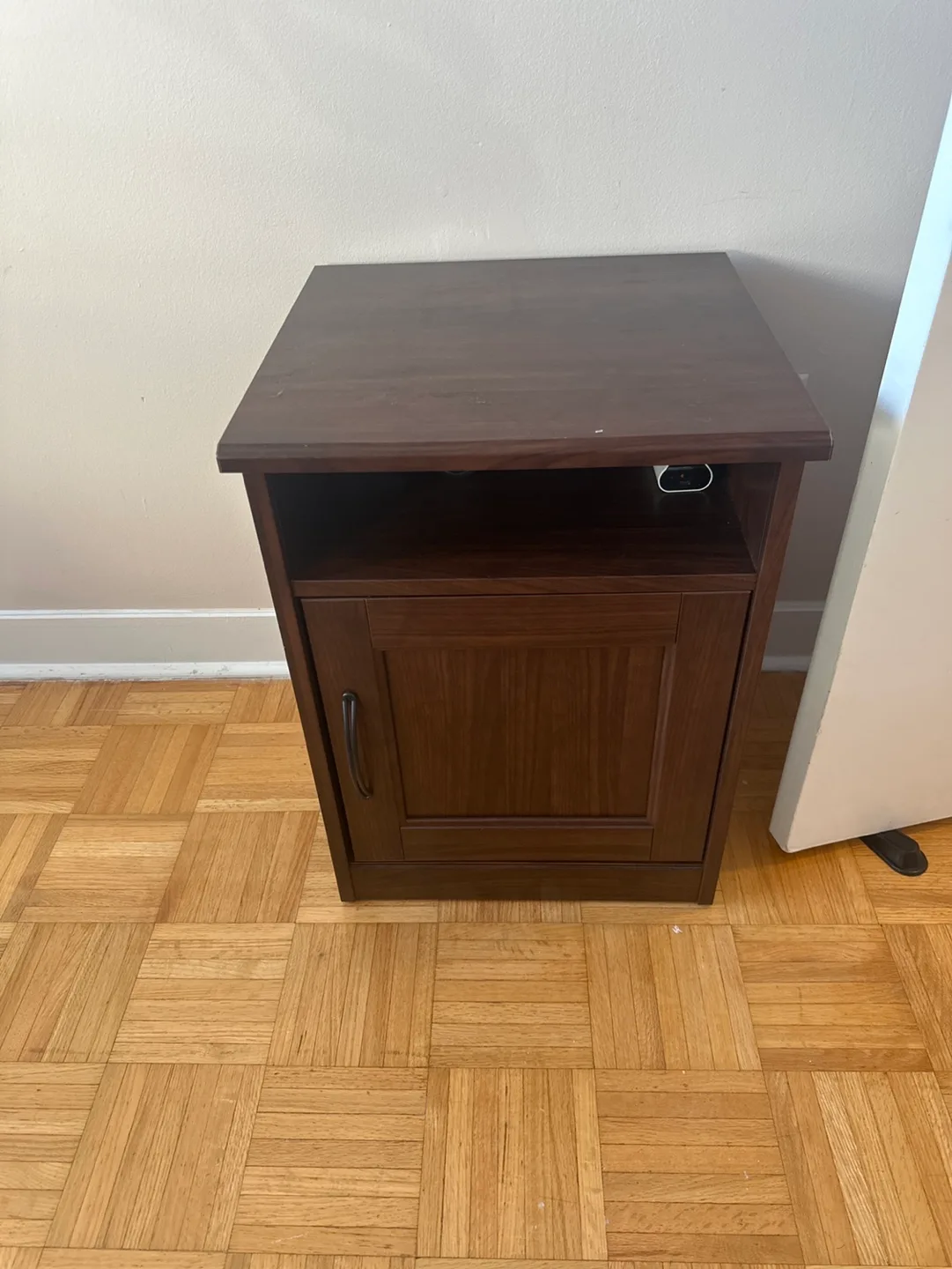 IKEA’s SONGESAND nightstand image indicator(5)