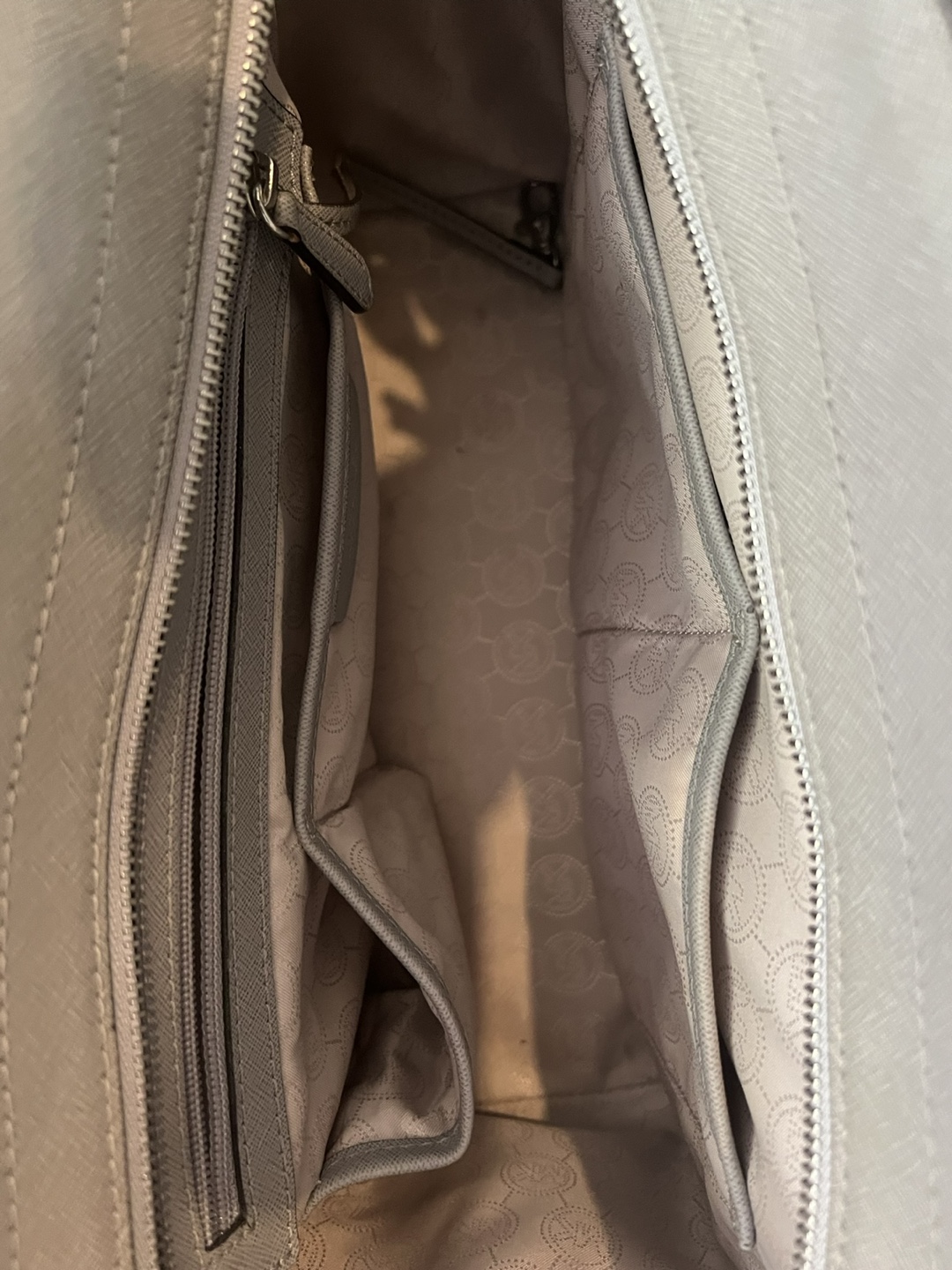 Michael Kors Grey Handbag - photo 3