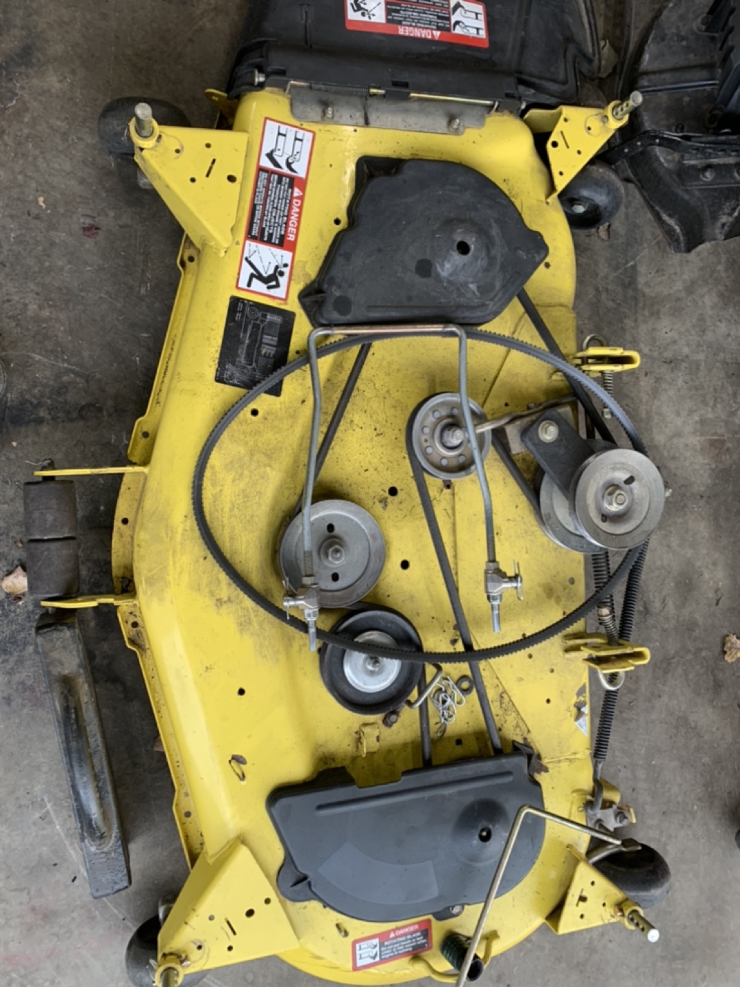 John Deere 324X all wheel steer, plus snow blade and chains - photo 5