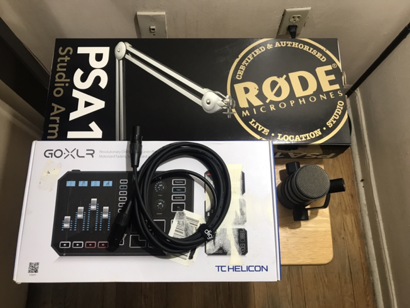 GOXLR, RODE PODMIC, and RODE PSA-1 MIC ARM (BUNDLE)