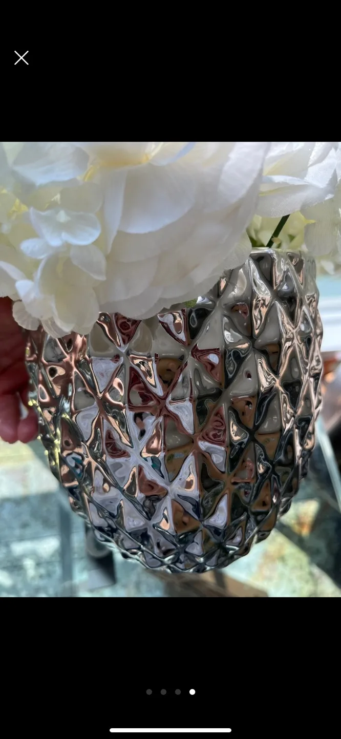 White Floral Arrangement in Silver Vase image indicator(3)