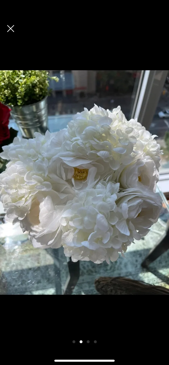 White Floral Arrangement in Silver Vase image indicator(2)