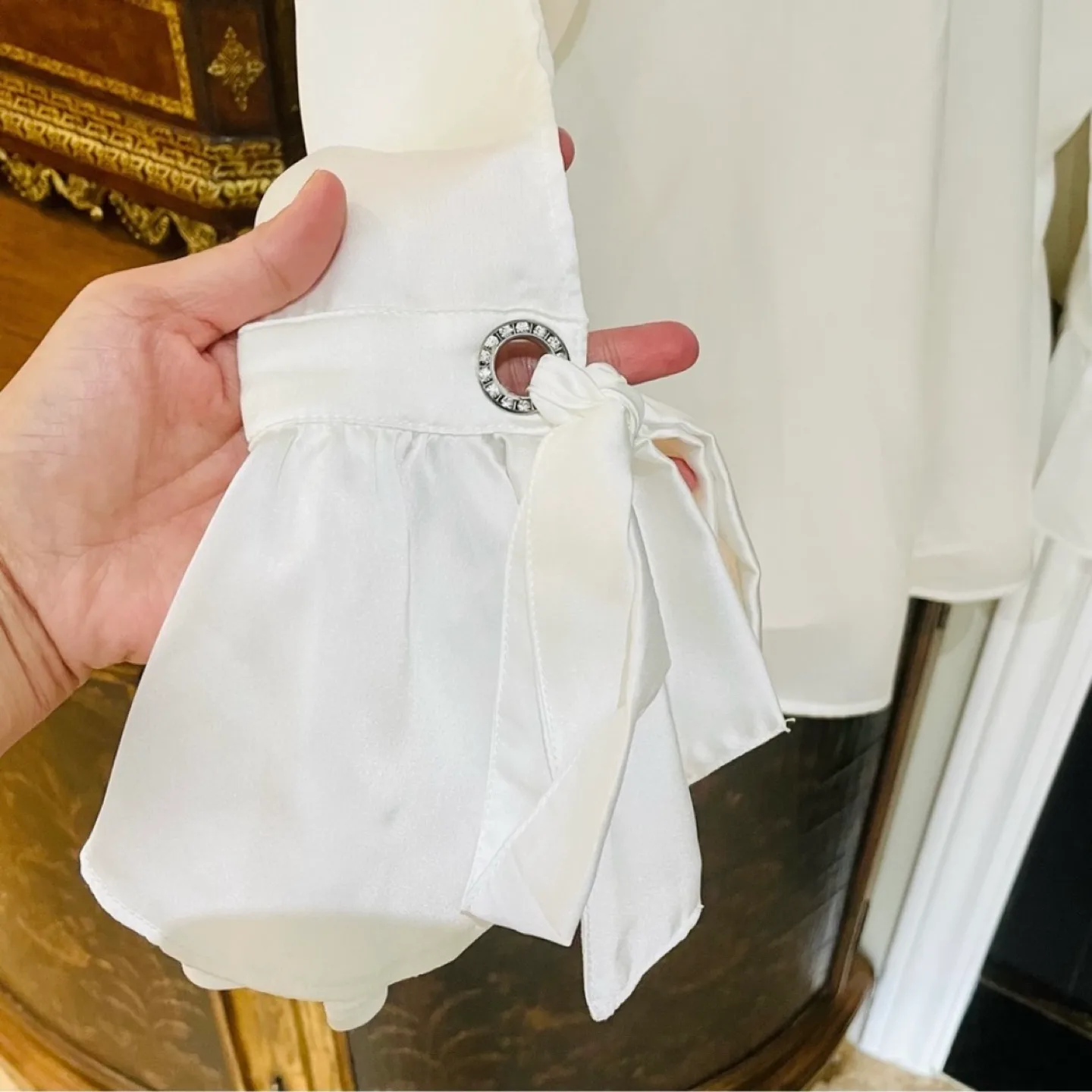 Luleg Beautiful Cold Shoulder Blouse image indicator(5)