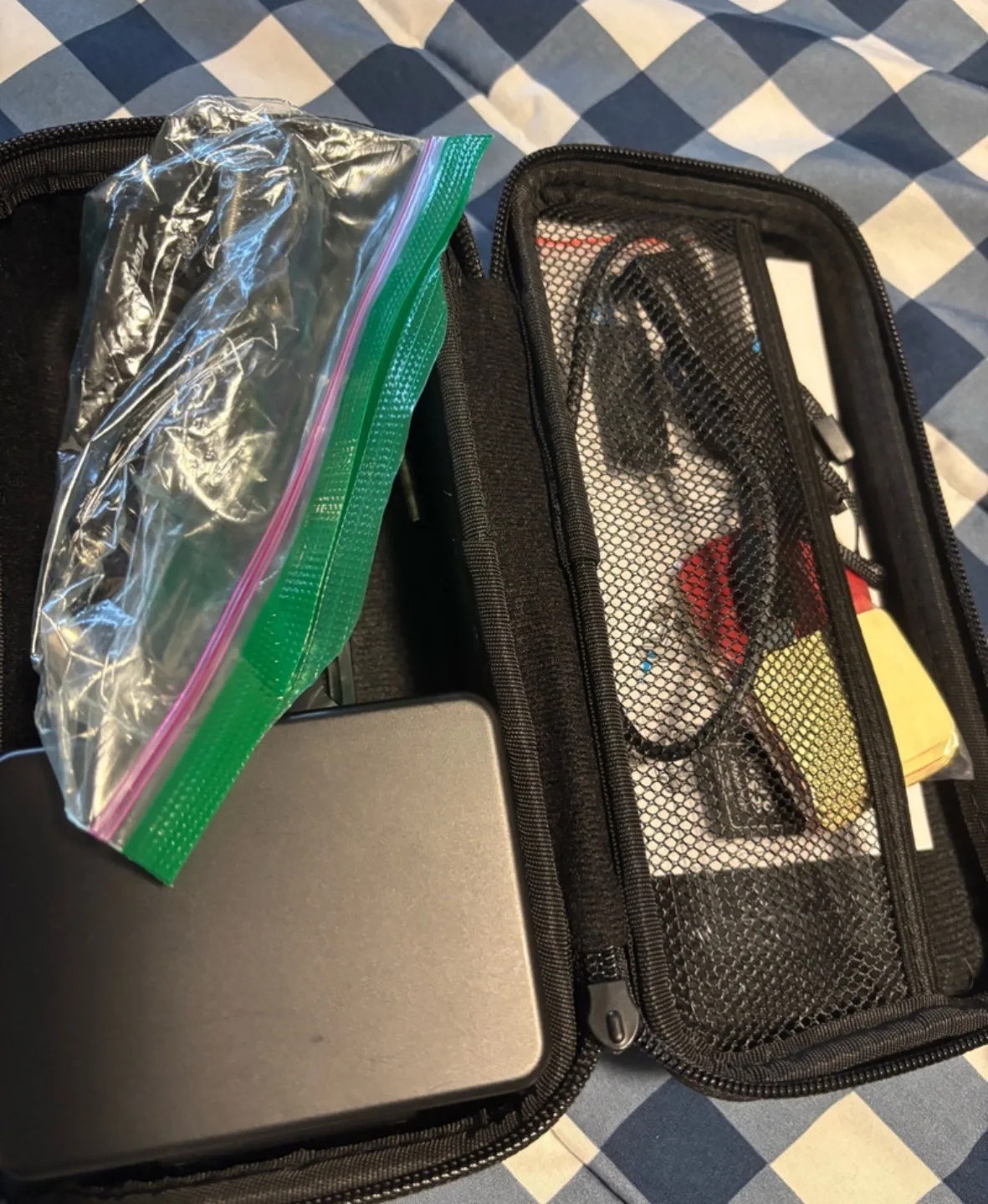 GoPro Hero 10 Black Action Camera Bundle image indicator(3)