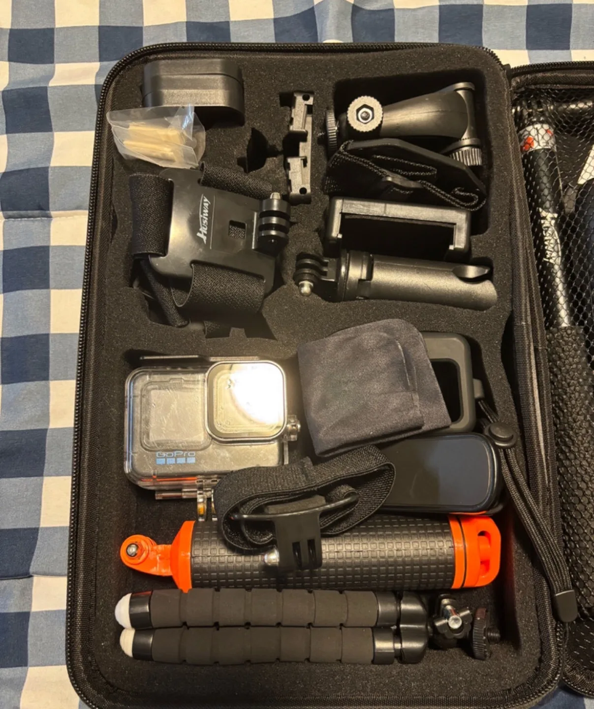 GoPro Hero 10 Black Action Camera Bundle image indicator(4)