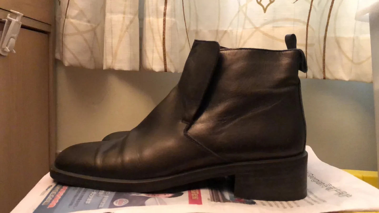 Gucci Leather Ankle Boots image indicator(2)