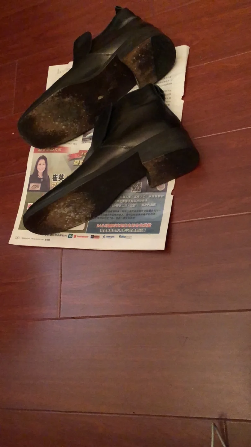 Gucci Leather Ankle Boots image indicator(4)