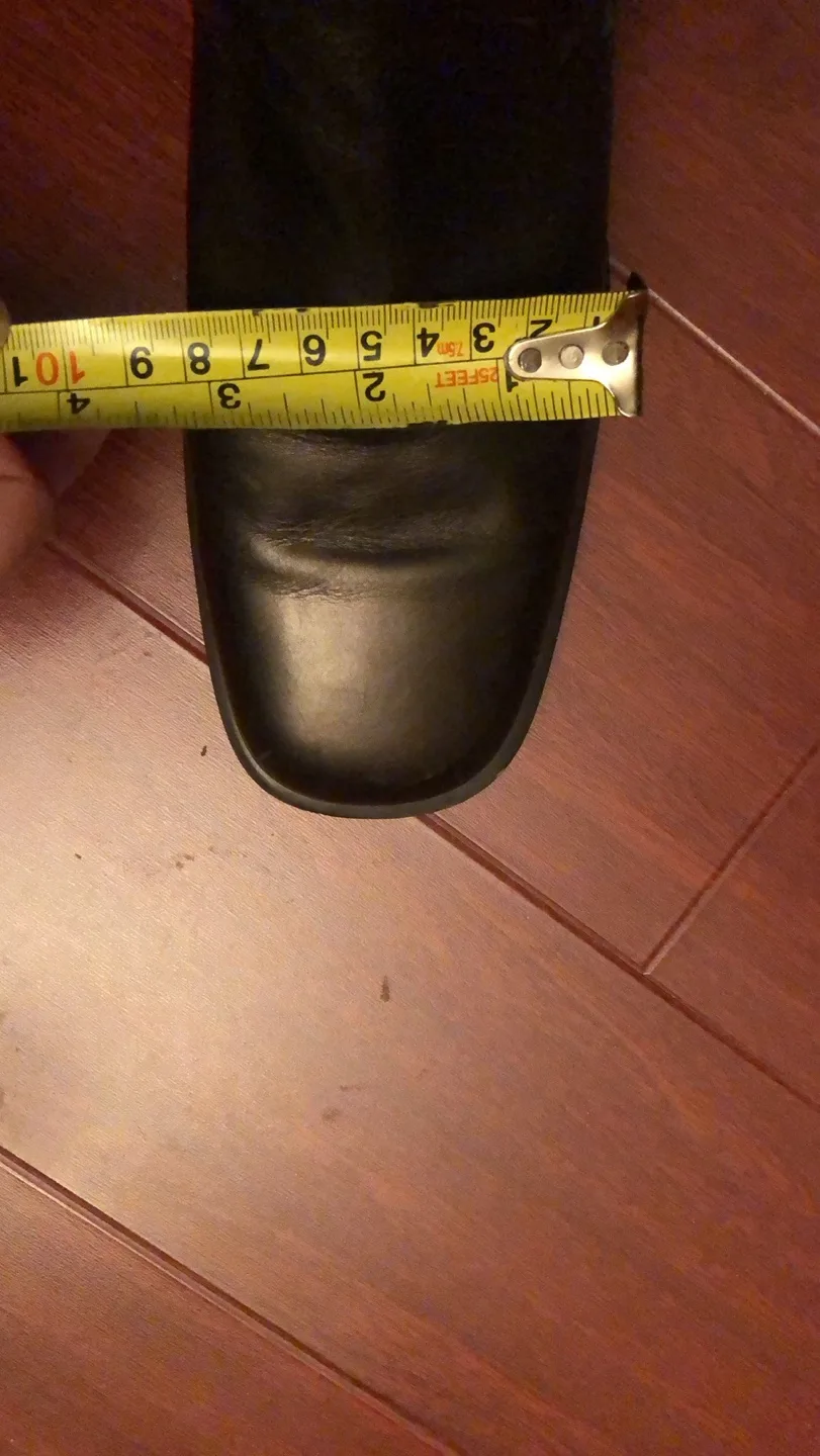 Gucci Leather Ankle Boots image indicator(3)