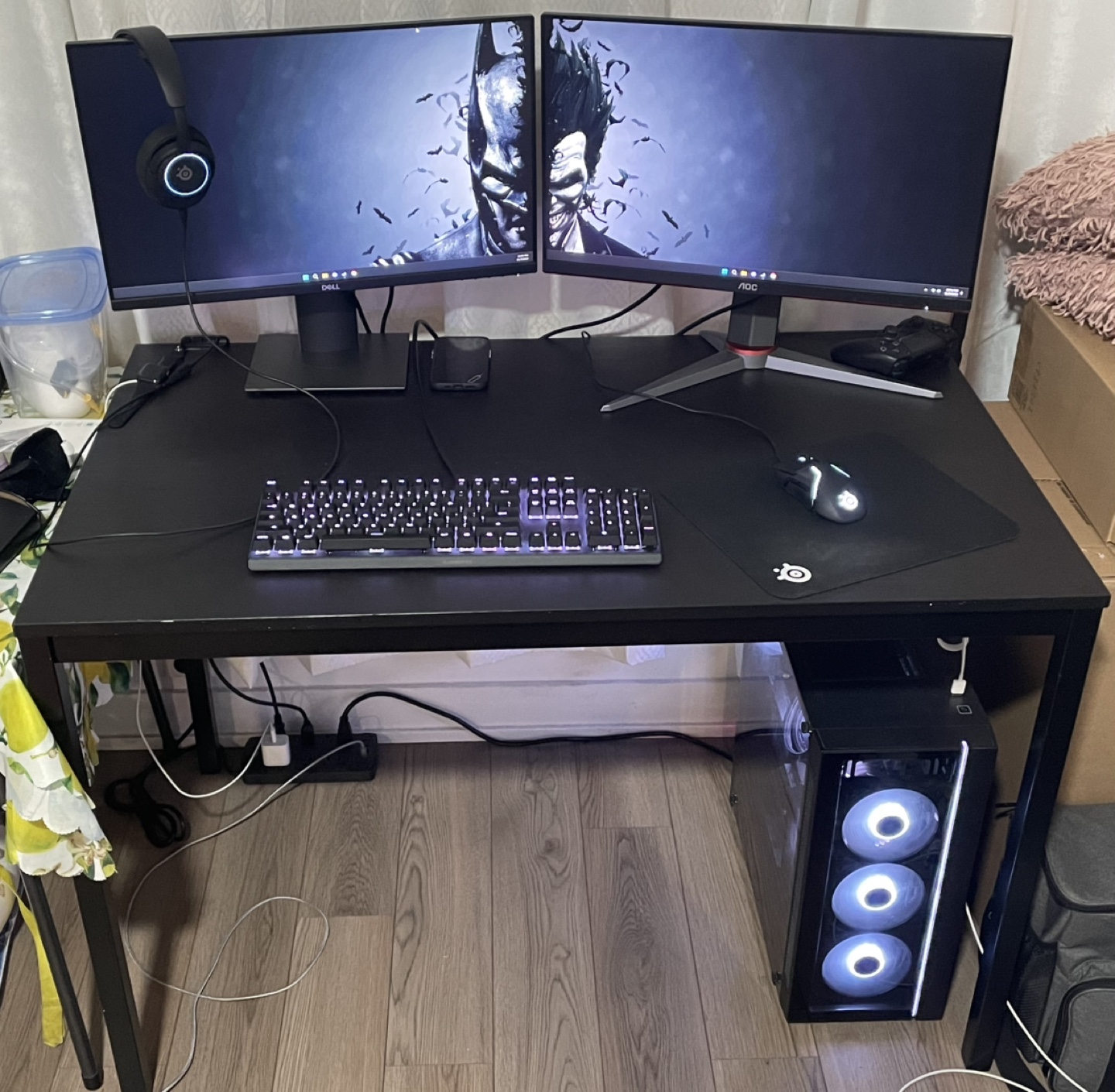 MOVE OUT SALE - COMPUTER TABLE/DESK