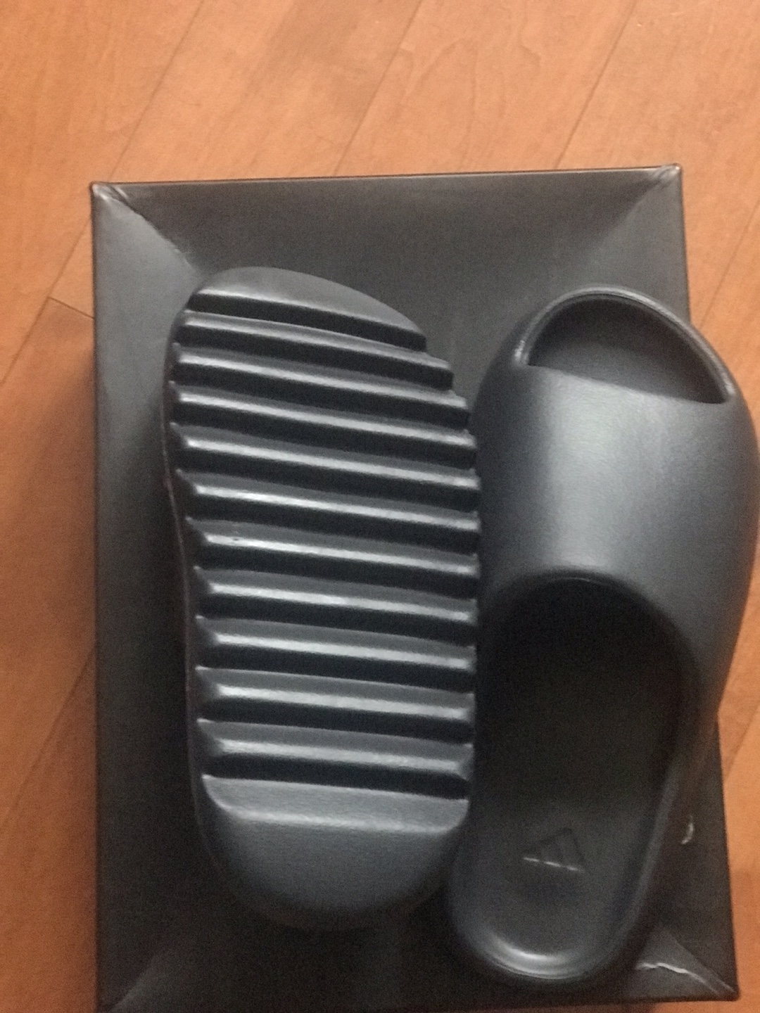 Yeezy Slides “Onyx” - photo 2