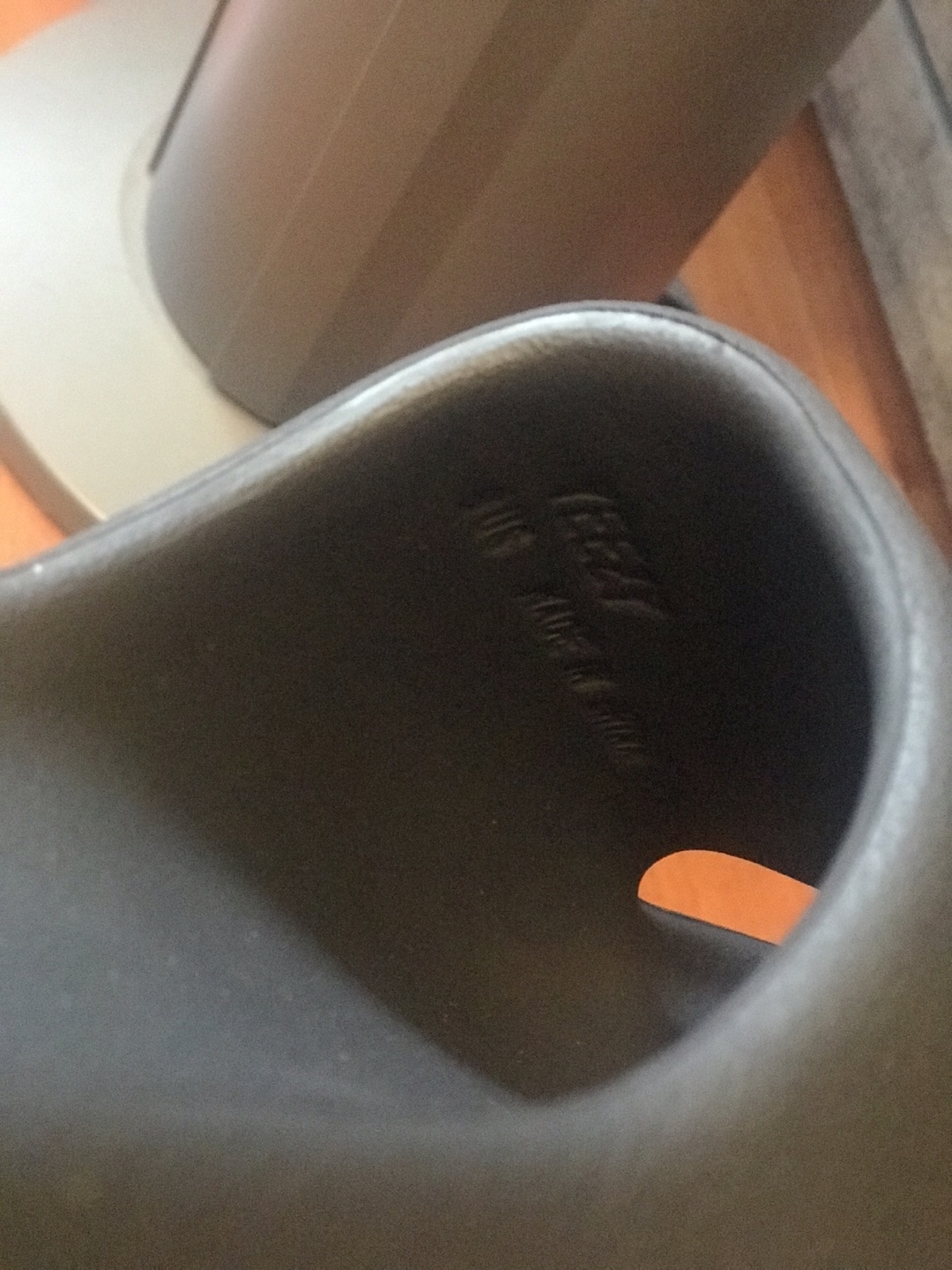 Yeezy Slides “Onyx” - photo 4
