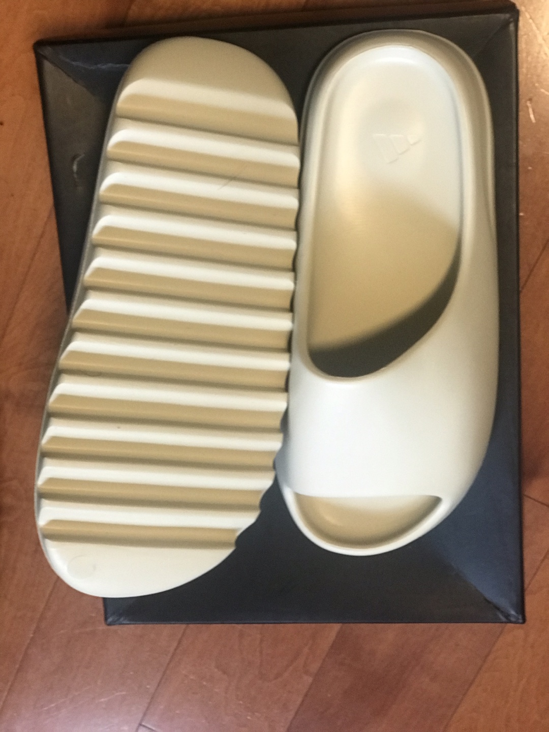 Yeezy Slides “Bone”