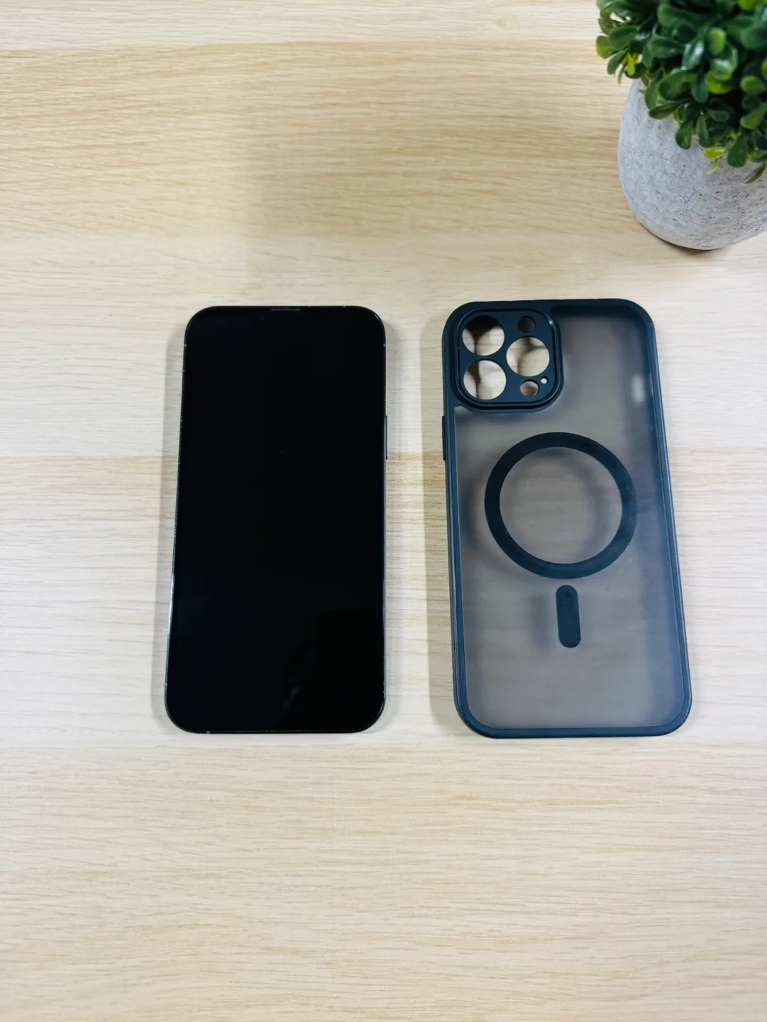 Apple iPhone 13 Pro Max - 128GB ( UNLOCKED ) Mint Condition thumbnail
