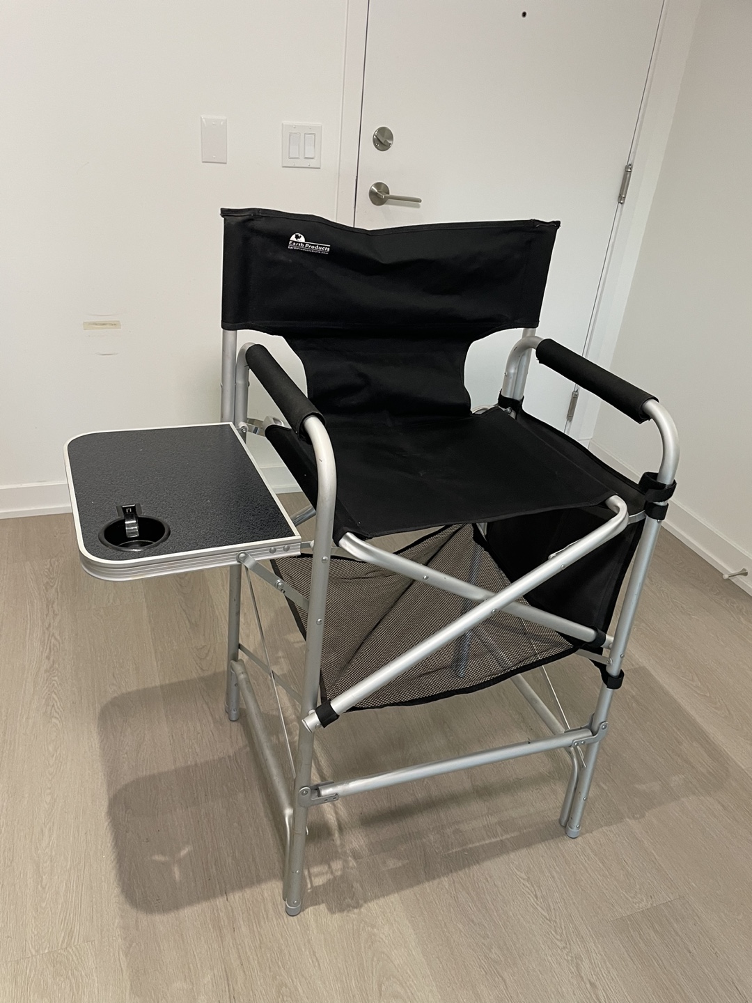 Portable Makeup/Director's Chair with Side Tray and foot rest