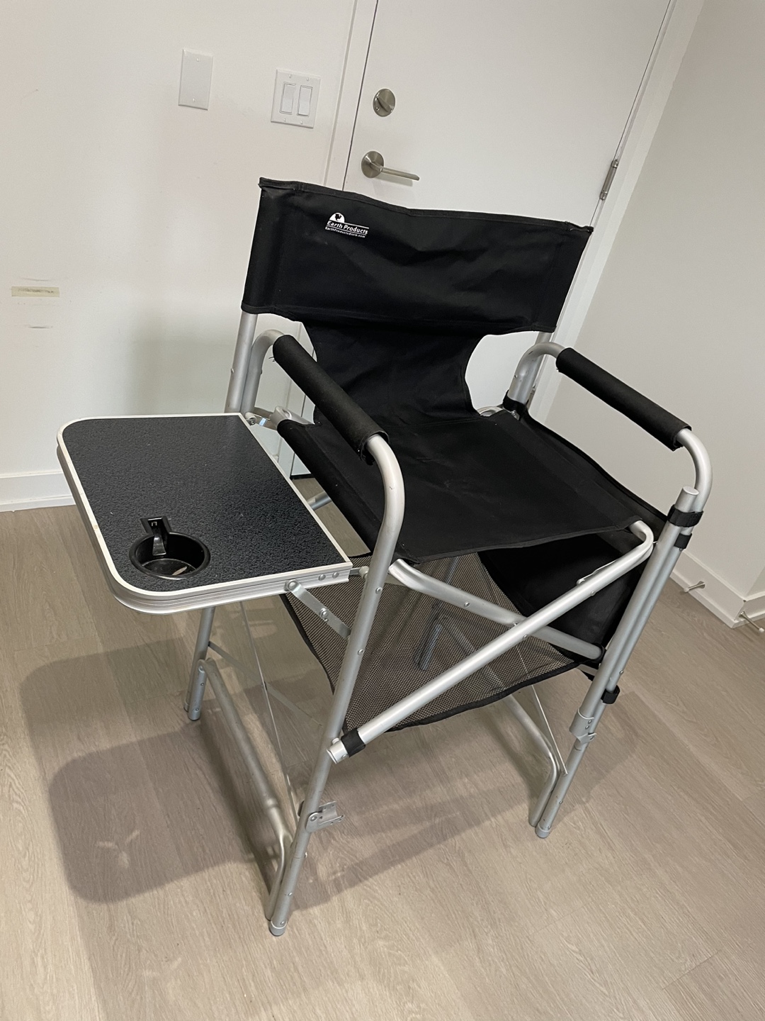 Portable Makeup/Director's Chair with Side Tray and foot rest - photo 2