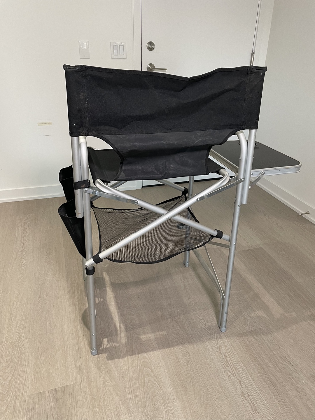 Portable Makeup/Director's Chair with Side Tray and foot rest - photo 5
