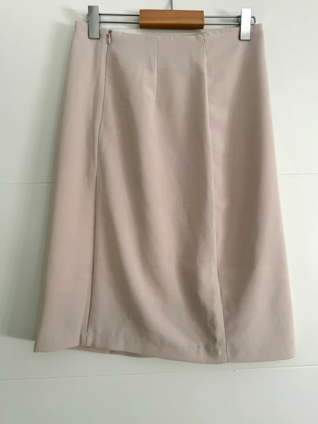 NEW nude skirt with pearl detail size small image indicator(2)