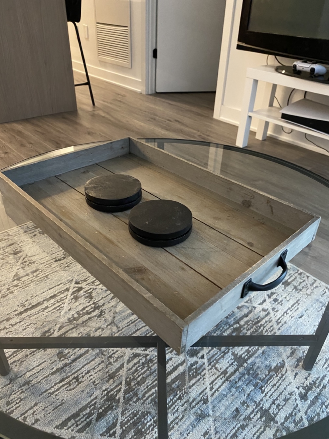 Wooden Tray with Four Round Coasters - photo 5