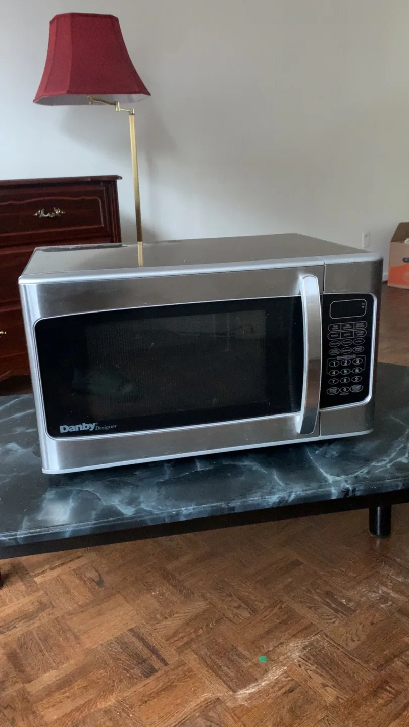 Danby Designer Microwave thumbnail