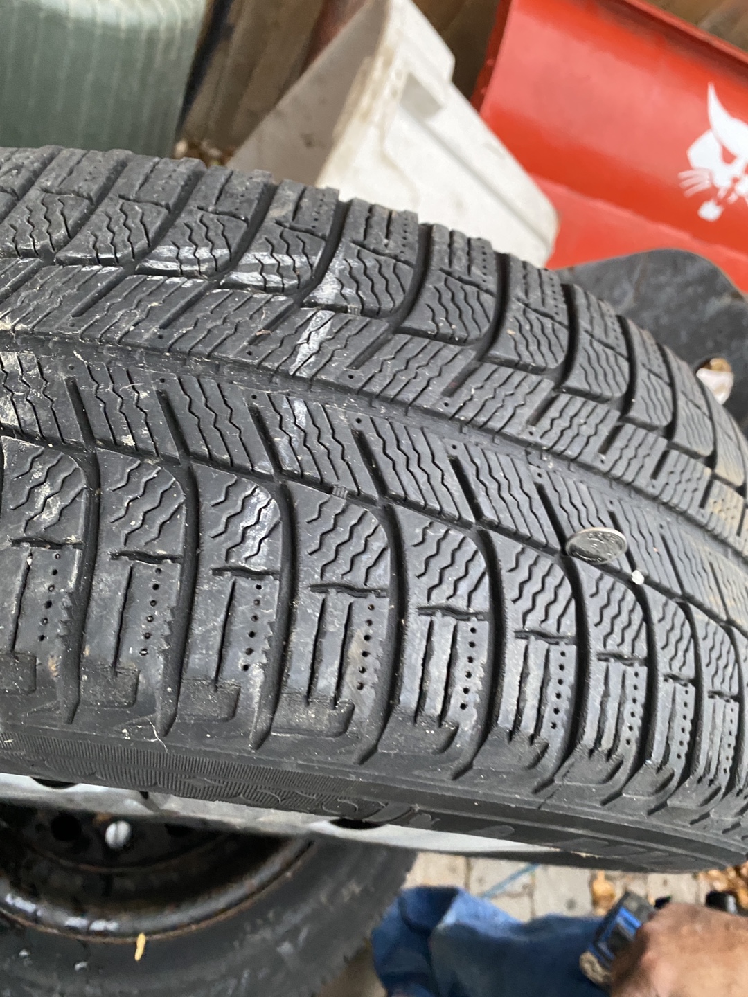 Set of 4 Winter Tires, rims and hubcaps - photo 2