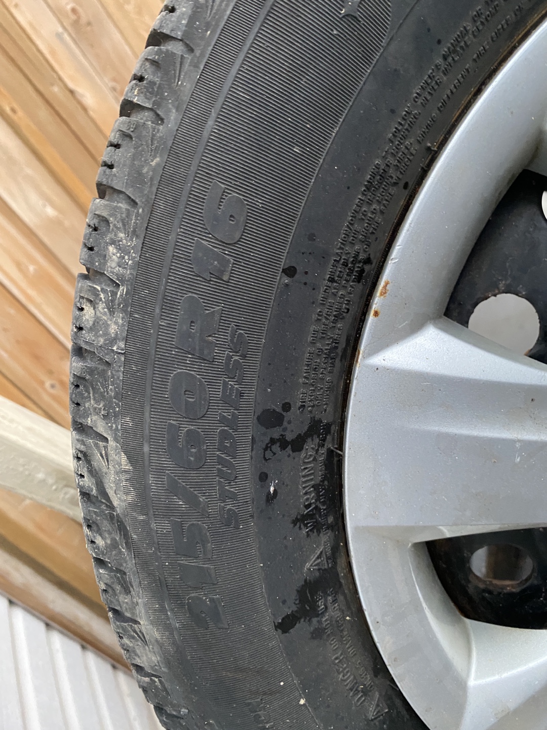 Set of 4 Winter Tires, rims and hubcaps - photo 4