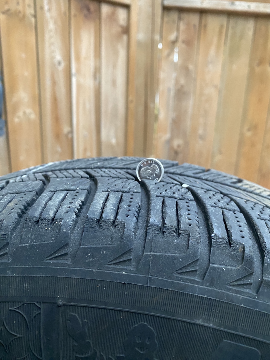 Set of 4 Winter Tires, rims and hubcaps - photo 3