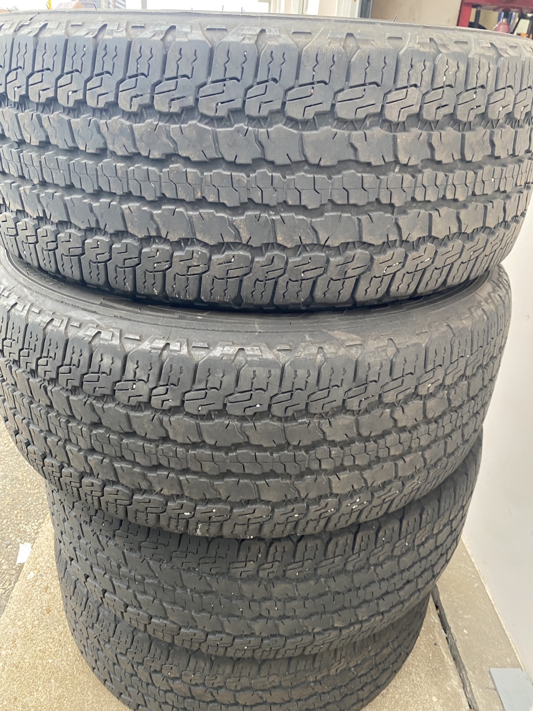 Set of 4 Goodyear Wrangler All-Terrain Adventure tires - photo 3