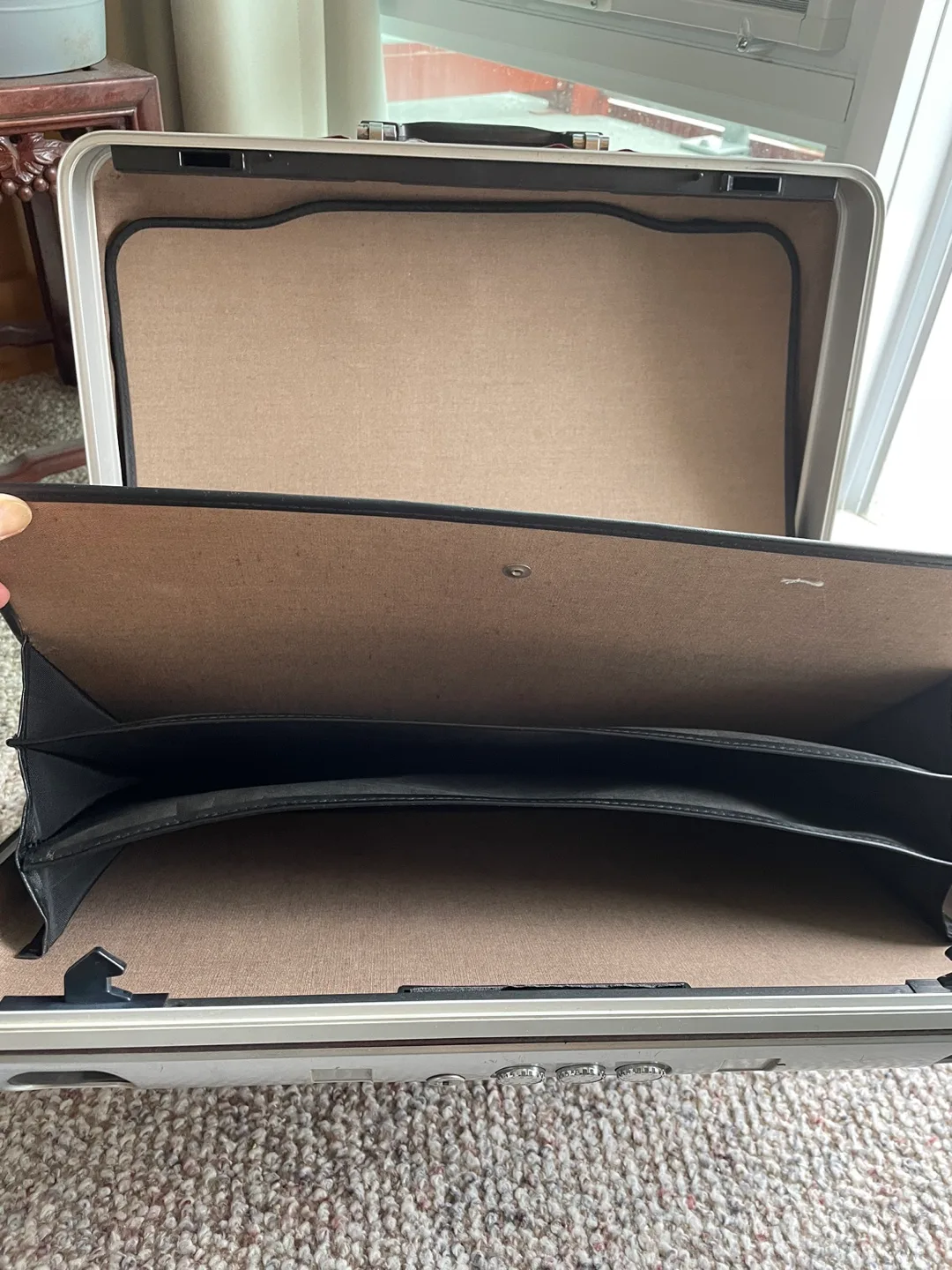 Vintage Aluminum Briefcase image indicator(3)