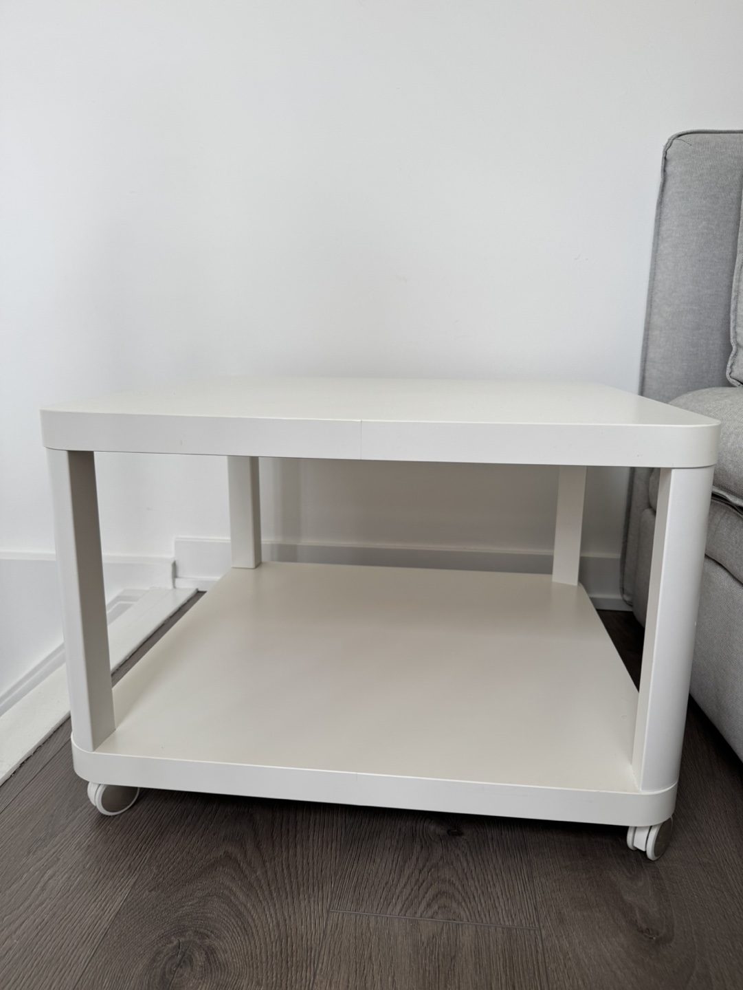 White Coffee Table with Wheels
