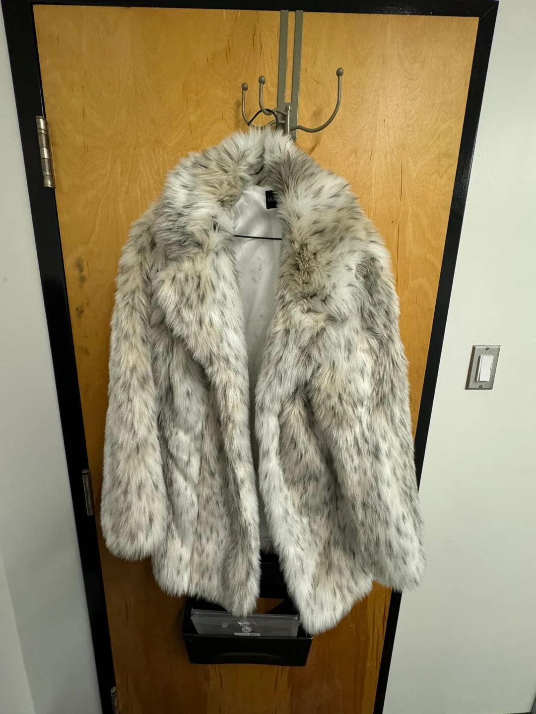 Frank Lyman Faux Fur Coat Size 14 small fit thumbnail
