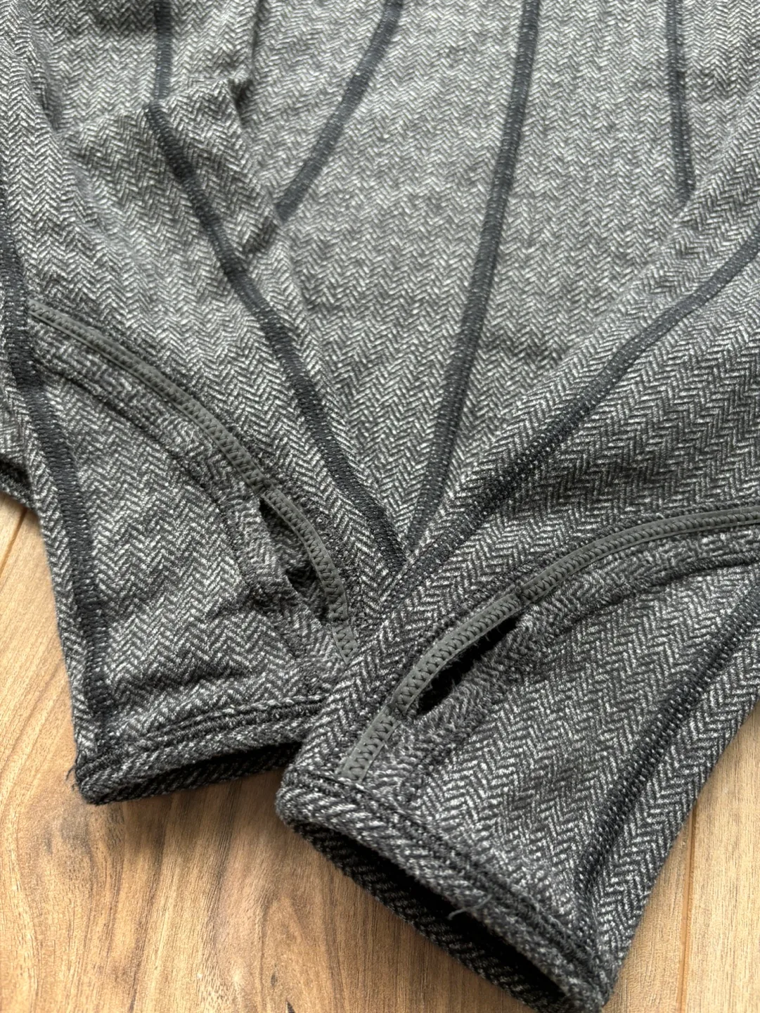 Lululemon Long Sleeve Half Zip image indicator(6)