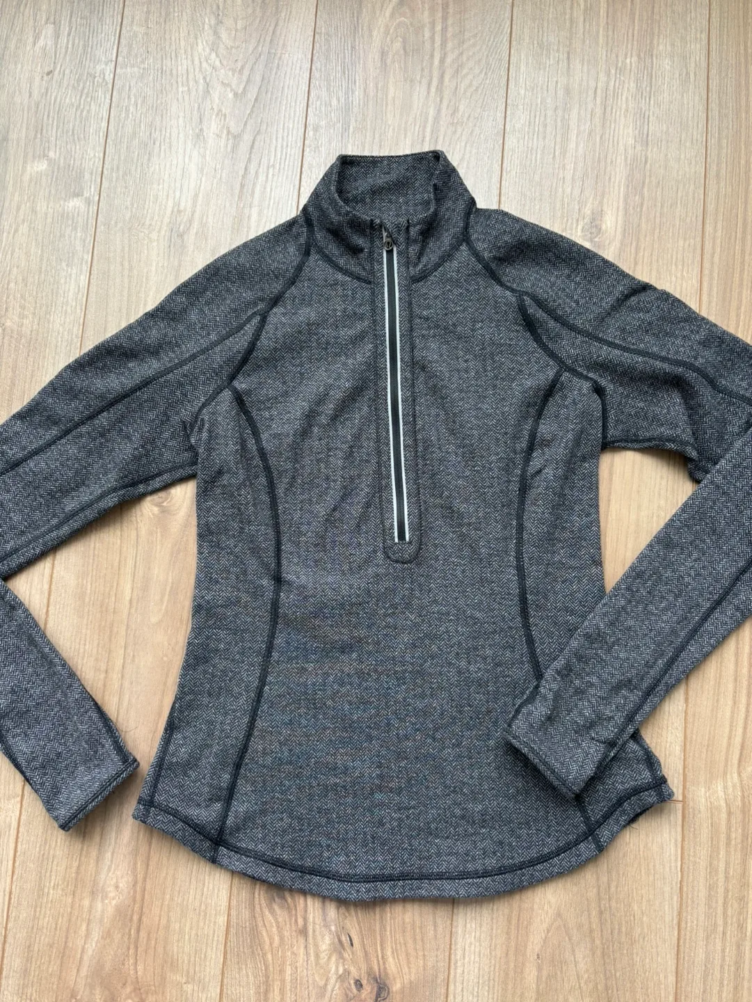 Lululemon Long Sleeve Half Zip image indicator(5)