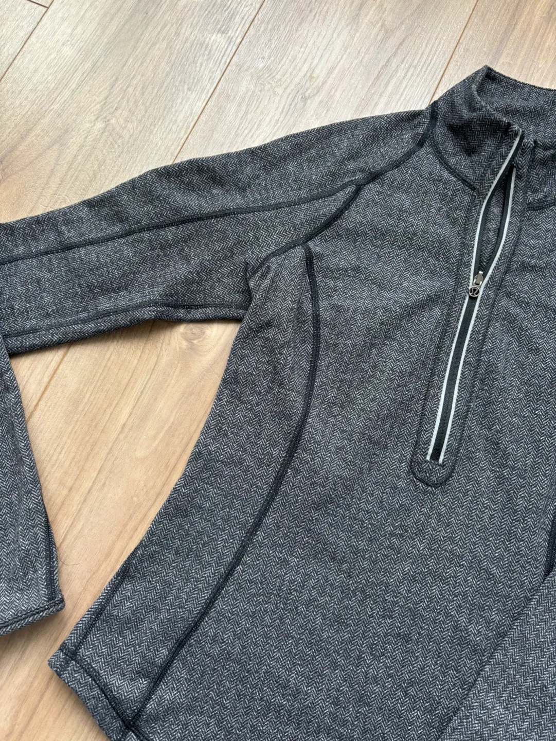 Lululemon Long Sleeve Half Zip image indicator(3)