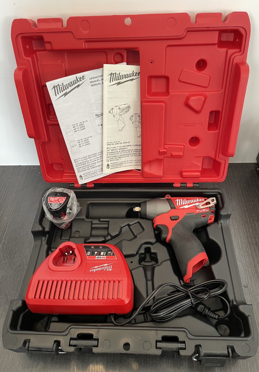 Milwaukee M12 FUEL 3/8" Impact Wrench Kit - photo 2