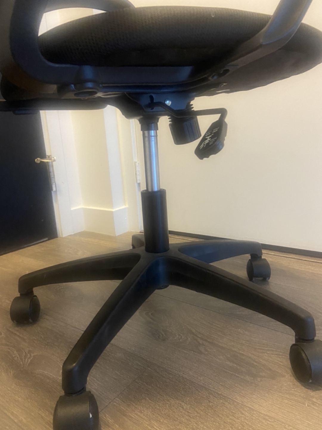 Black Office Chair - photo 2