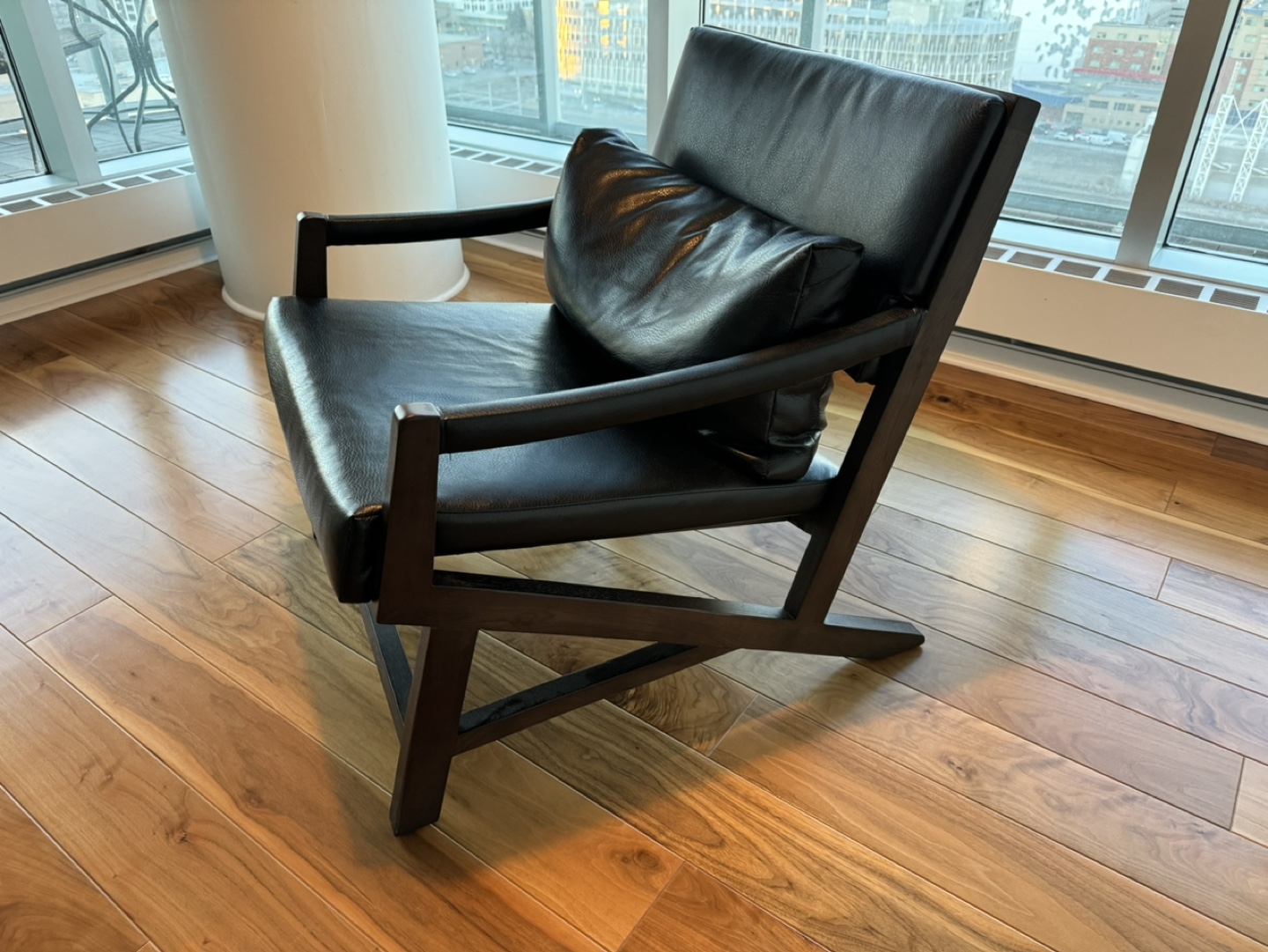 Living room chair - photo 2
