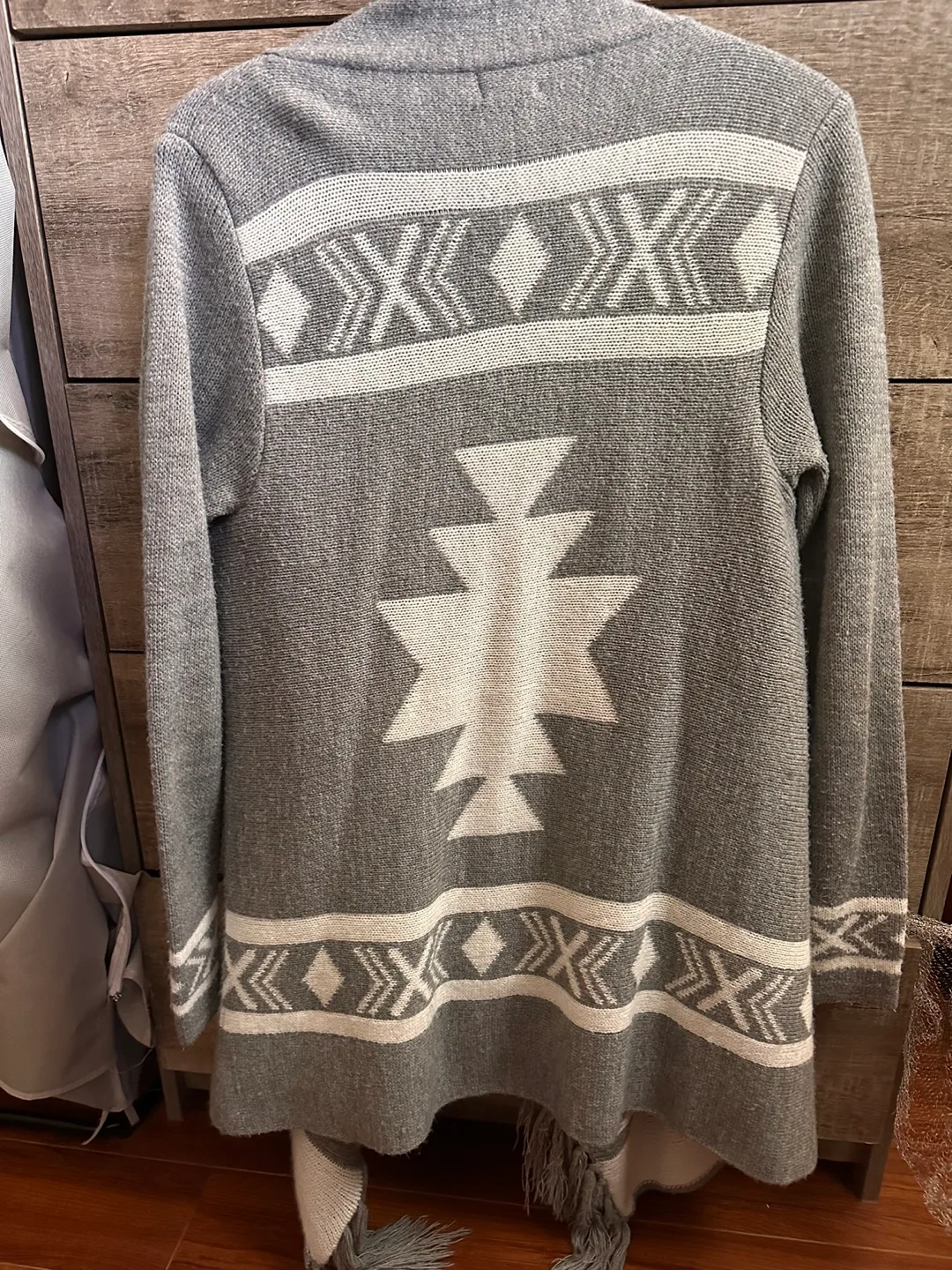 MUST GO! Grey & White Aztec Pattern Cardigan with Fringe image indicator(2)