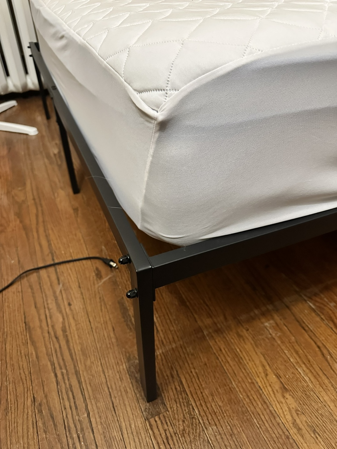 Queen Metal Bed Frame & mattress - photo 3