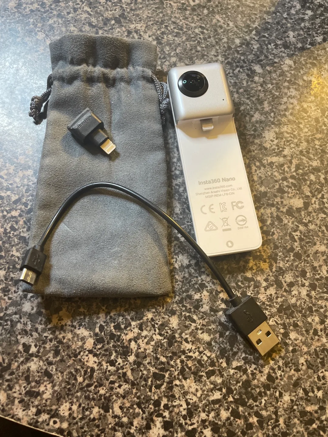 Insta360 Nano 360 Degree Camera image indicator(2)