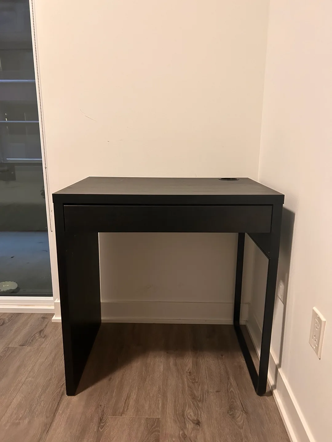 IKEA MICKE Desk thumbnail