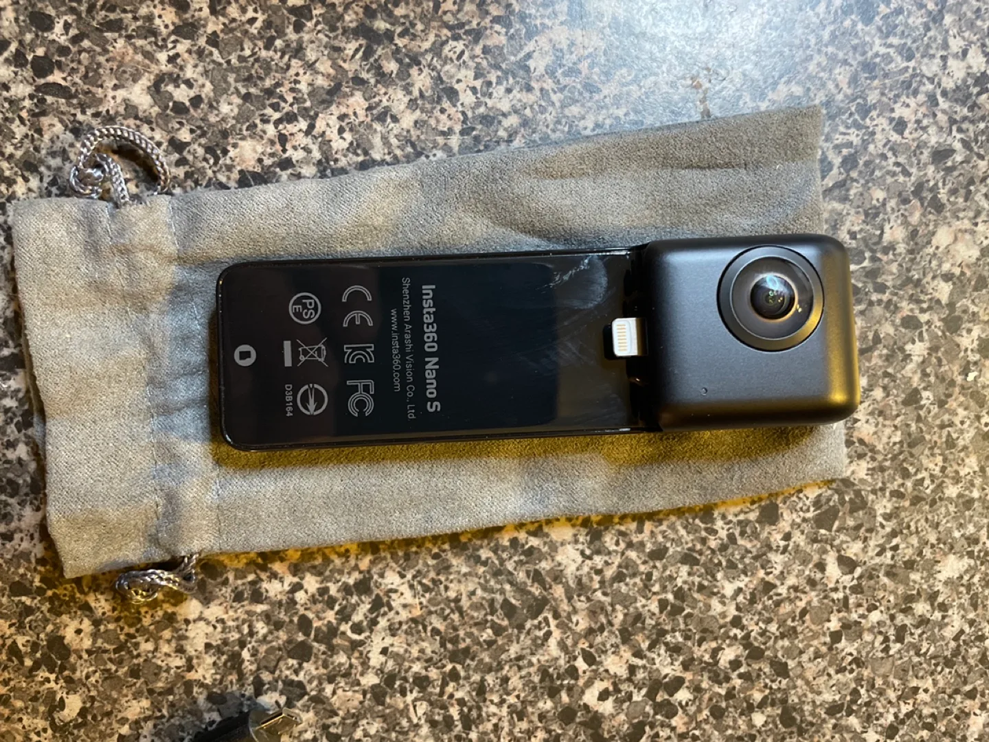 Insta360 Nano S 360 Degree Camera image indicator(2)