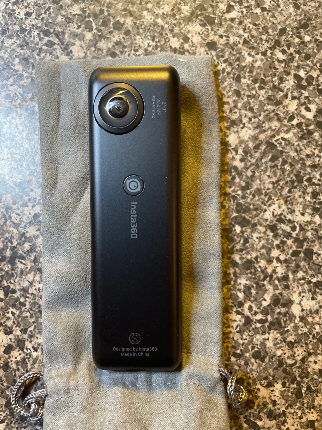 Insta360 Nano S 360 Degree Camera image indicator(3)