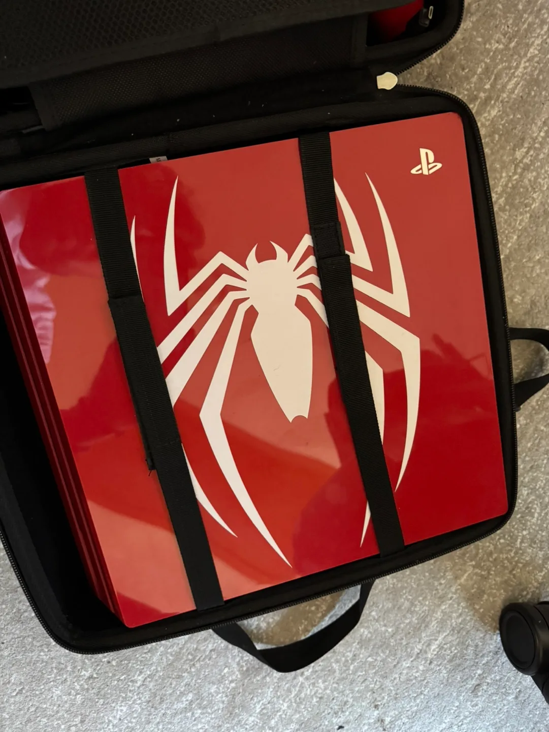 PS4 Pro Spider-Man Limited Edition Console image indicator(9)