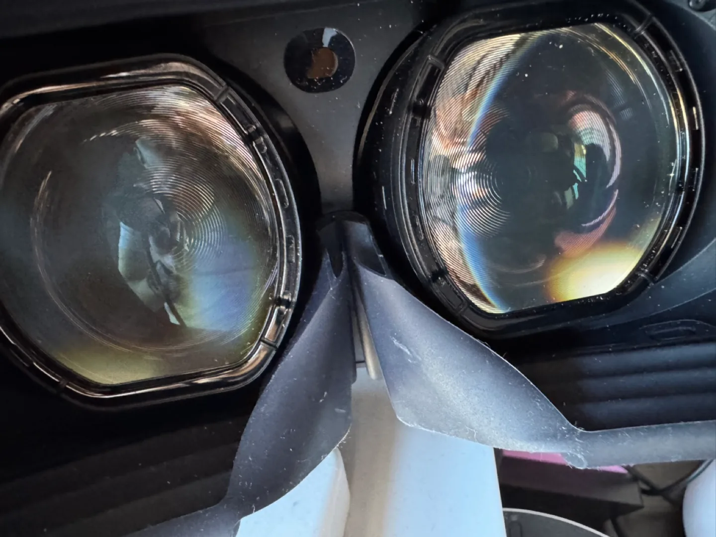 PSVR2 with accessories & stand image indicator(4)